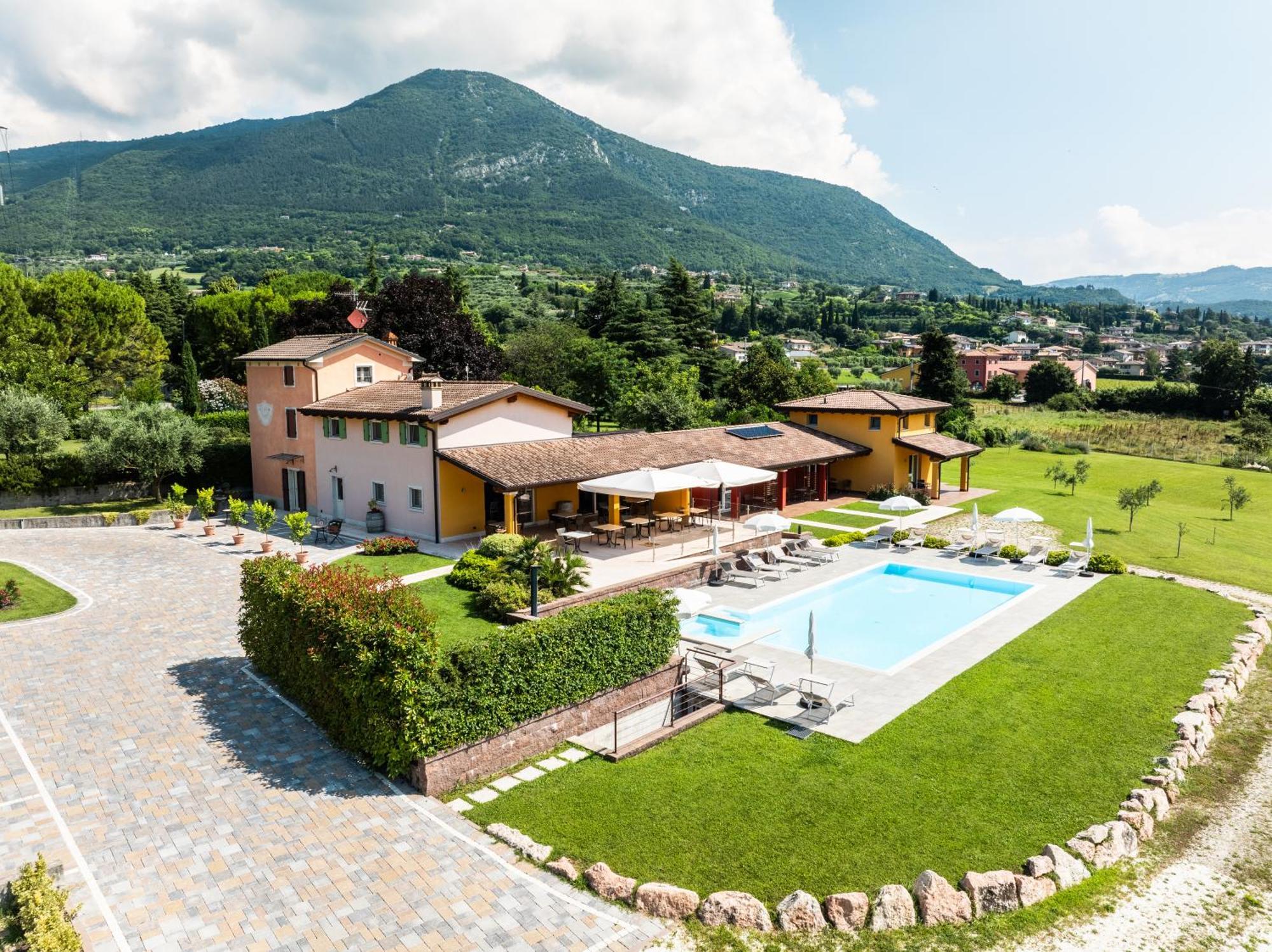 B&B Ca' Marognole Caprino Veronese Extérieur photo